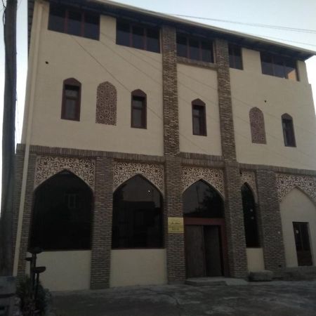 Al Hilol Guesthouse Bukhara Bagian luar foto
