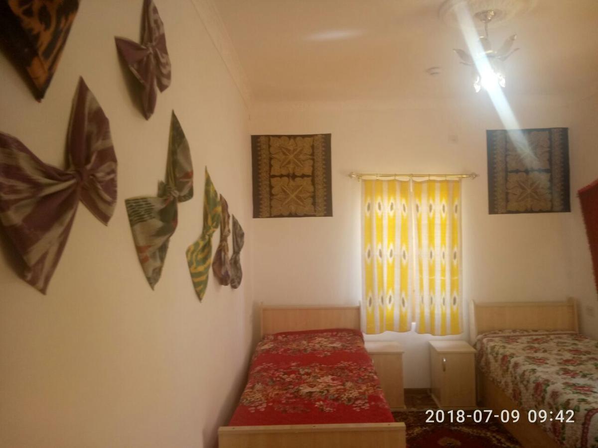 Al Hilol Guesthouse Bukhara Bagian luar foto