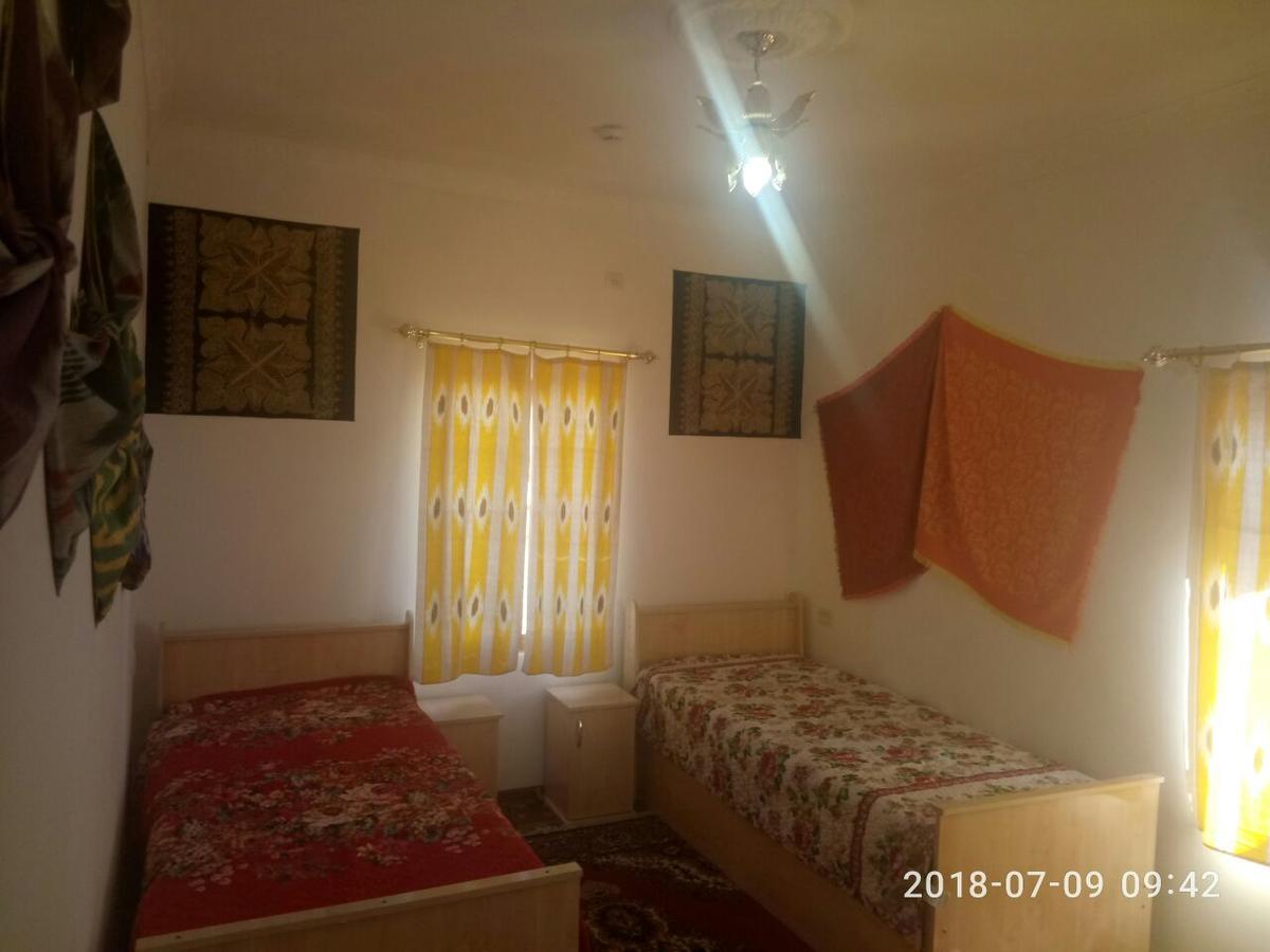 Al Hilol Guesthouse Bukhara Bagian luar foto