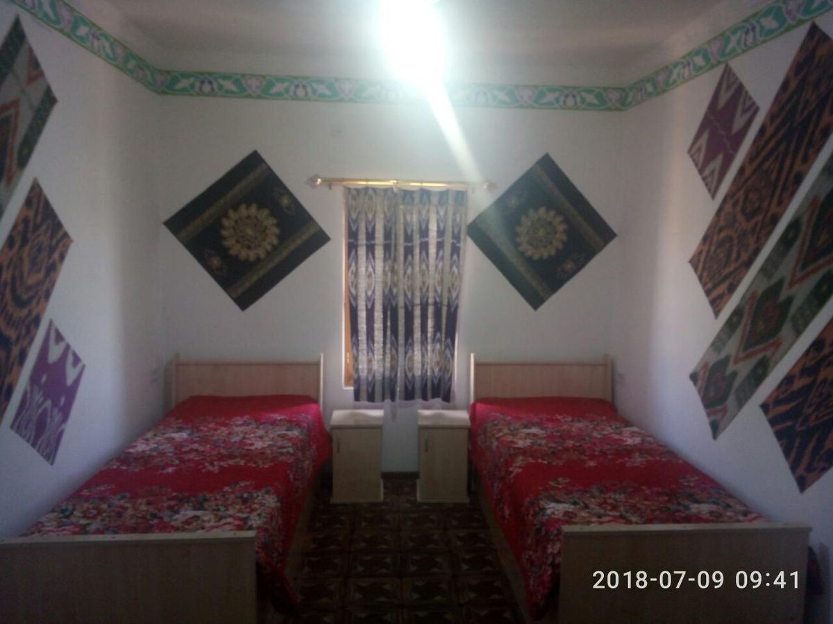 Al Hilol Guesthouse Bukhara Bagian luar foto